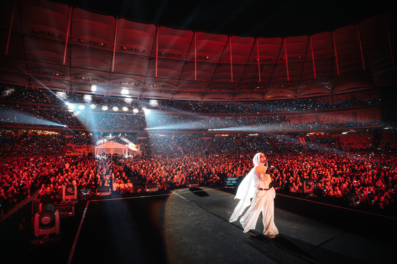 Sejarah Agung Di Stadium Nasional Bukit Jalil: 55,000 Jiwa Julang Ella Dalam “Majlis Tertinggi Rockqueen”