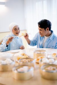 Ernie Zakri & Syamel Bawa 'Vibe' Raya Moden ke Hong Kong Menerusi Single Baharu Suasana Raya