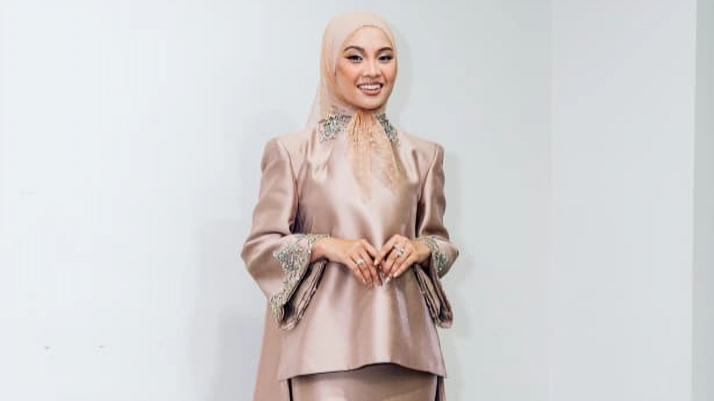 Prekuel ‘Raya Mana?’: Nabila Razali Bakal Meriahkan Aidilfitri Dengan ‘Tak Sabar Nak Raya!’