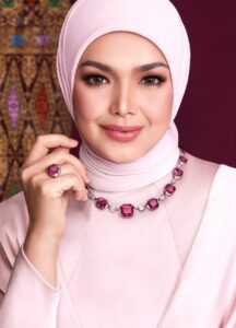 Dua Legasi, Satu Cinta: HABIB dan Dato’ Sri Siti Nurhaliza Satukan Keanggunan Raya