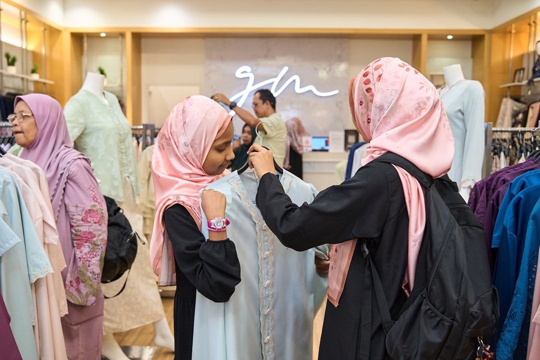 Alamanda Putrajaya Santuni Kanak-Kanak Amal Rukaiyah Menerusi Program Beli-Belah Raya