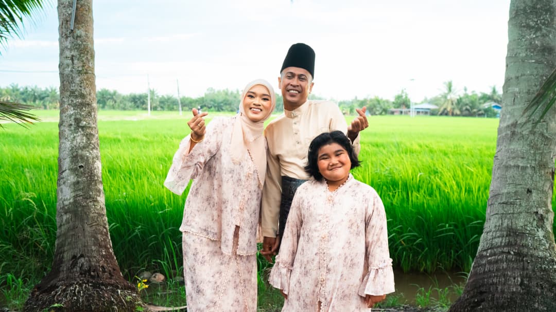 Trending Top 10! Achey Ceriakan Syawal Menerusi Naskhah 'Nak Balik Raya' & 'Ibu Raya'