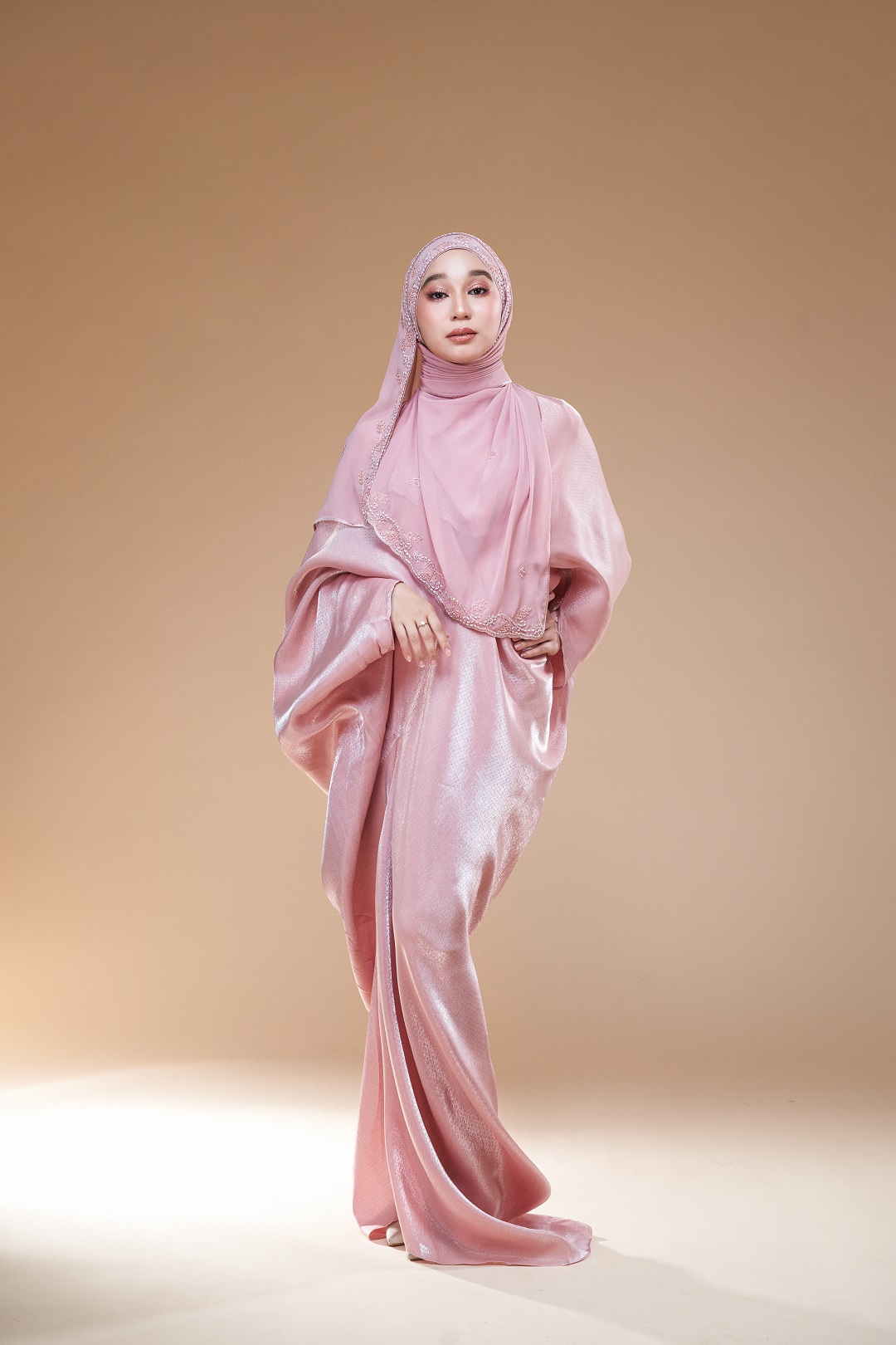 Nuha Bahrin Berbisik Rindu! Sentuhan 'Midas' Ezra Kong Terjemah Emosi Mendalam Malam-Malam