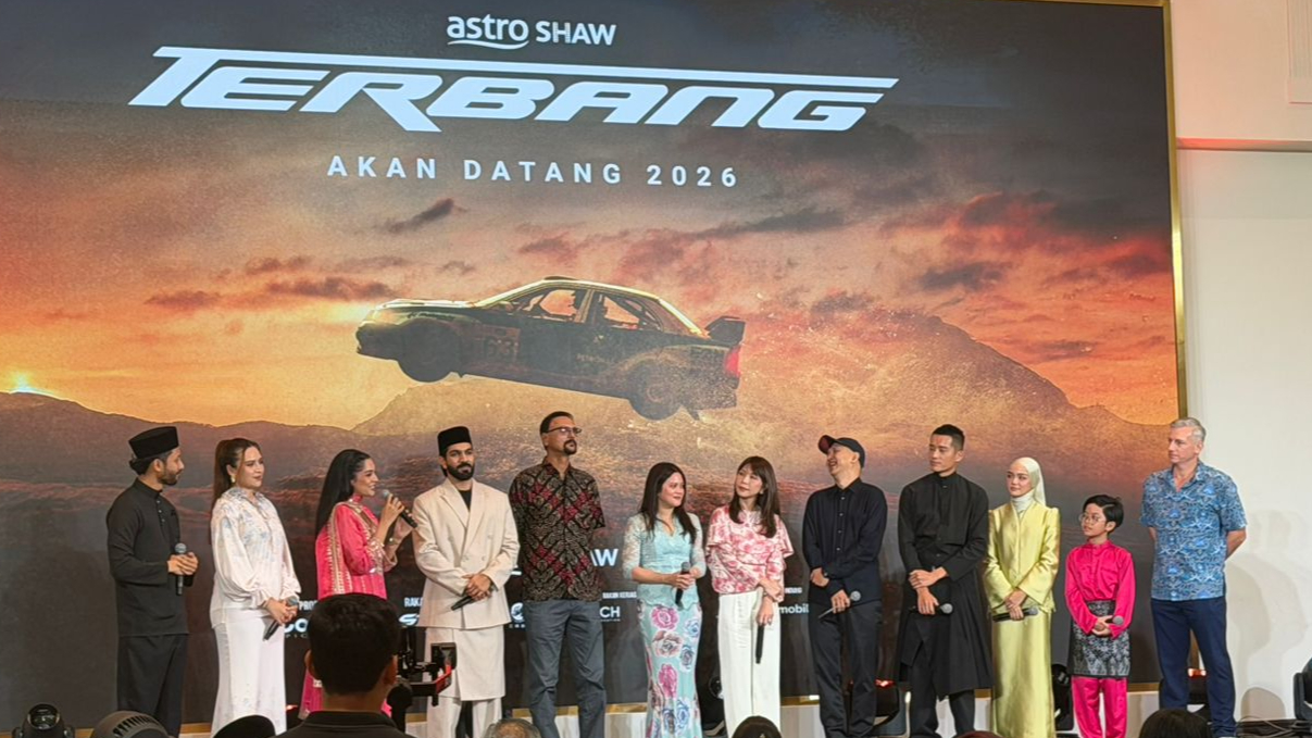 Kisah Karamjit Singh Ke Layar Perak! Astro Shaw Umum Barisan Pelakon Filem Rali Epik ‘TERBANG’