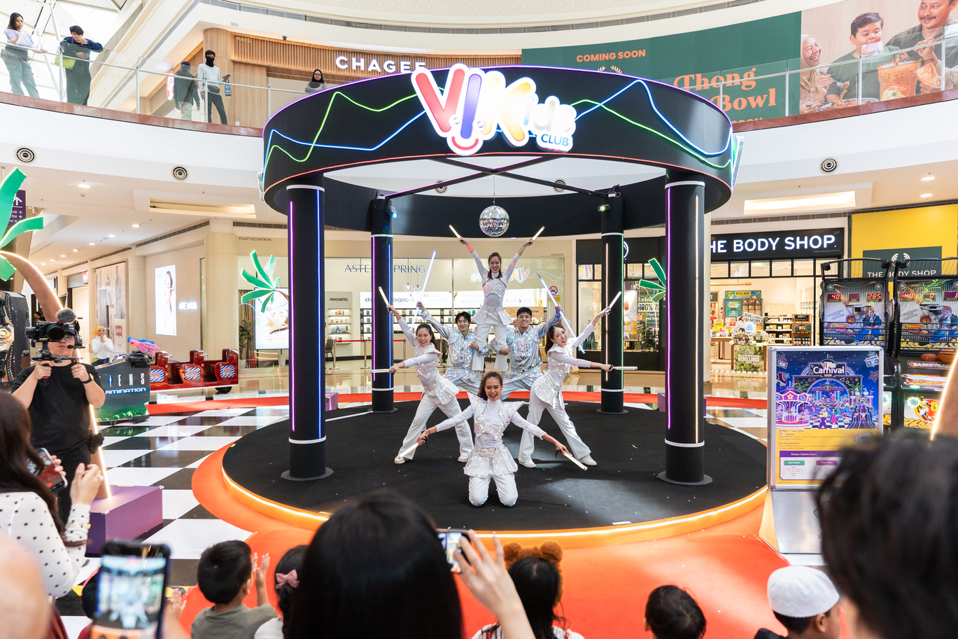 Cuti Sekolah Lebih Meriah: Alamanda Putrajaya Bawakan Karnival VIKids Bertema Retro-Futuristik!