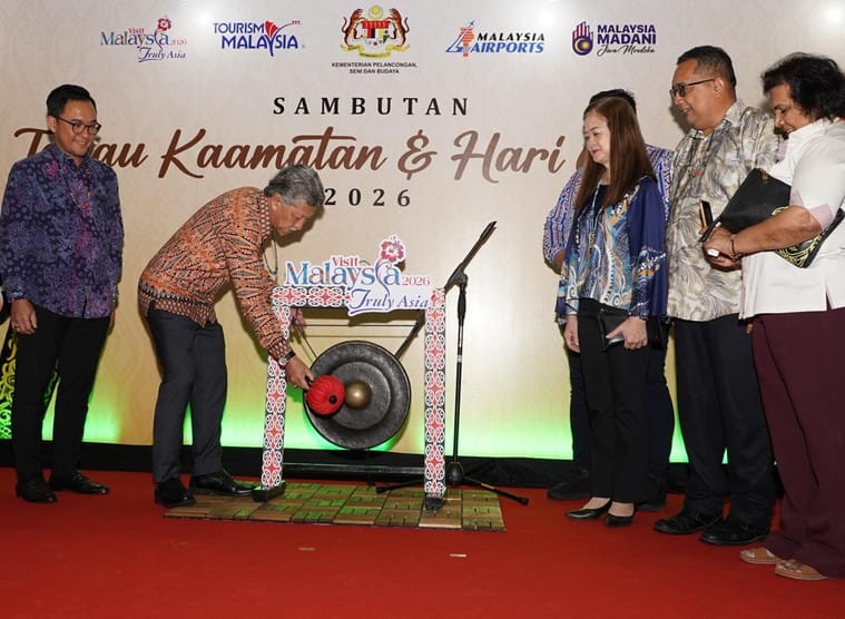 Tourism Malaysia Raikan Ketibaan Pelawat Sempena Kaamatan & Gawai di Tiga Lapangan Terbang Utama