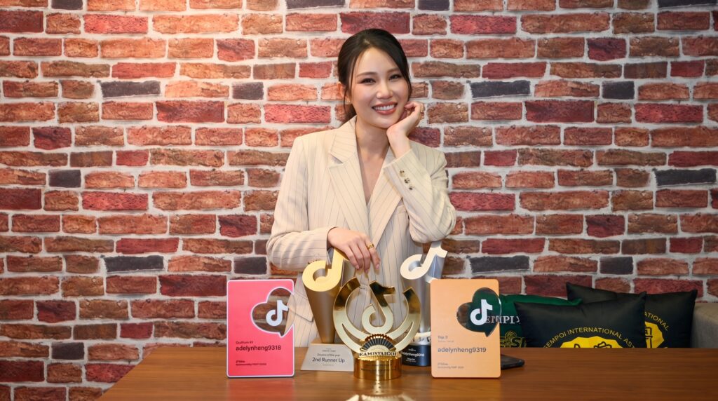 Dari 'Banker' Ke 'Top Host', 5 Tahun Adelyn Heng Bukti 'Survive' Di Pentas TikTok LIVE!