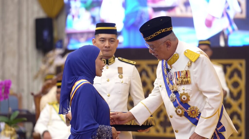 Dekad Berbakti, Ziana Zain Terima Darjah Pangkuan Seri Melaka