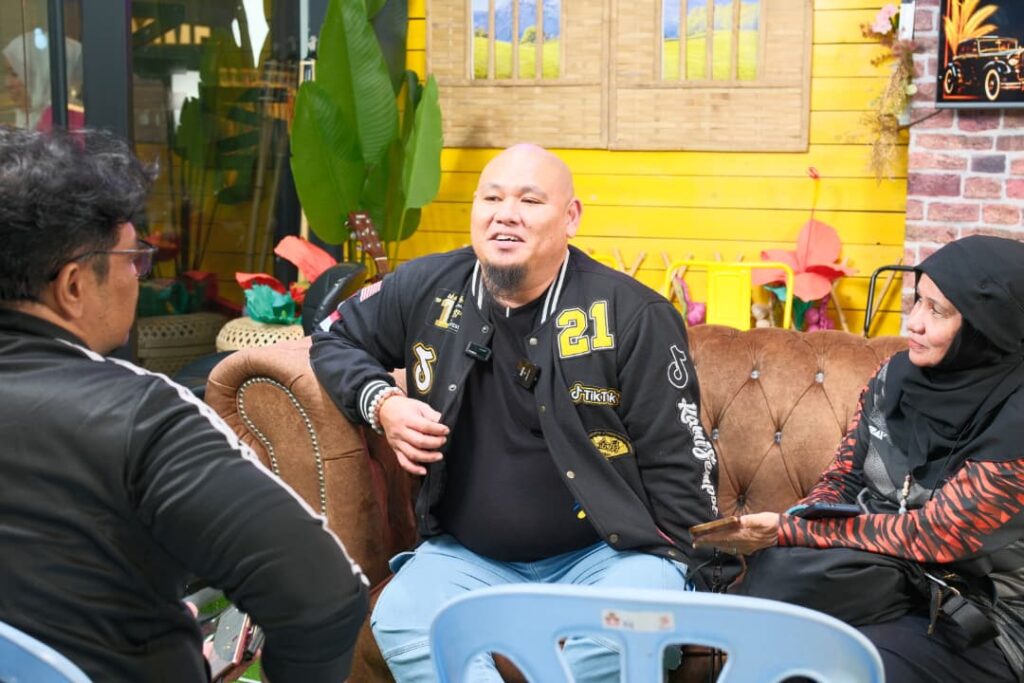 Pakcik Chin Swee Tolak Stigma 'Mengemis', KamiSempoi Ubah Gaya Hidup Biasa Jadi Bintang Digital Berpendapatan Tinggi